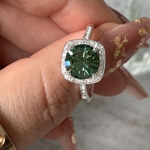 Fashion jewelry ring size 8